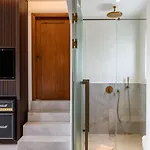 فندق Charisma And Wellness Club 4*