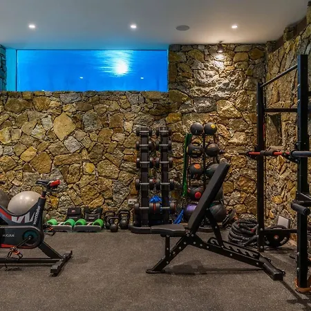 Charisma And Wellness Club Hotel