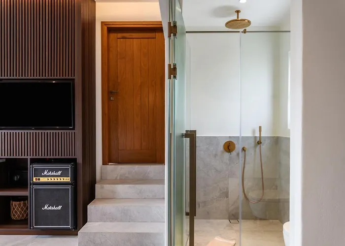 Ξενοδοχείο Charisma And Wellness Club 4*