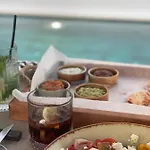 Charisma And Wellness Club 호텔 Plintri