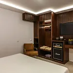 호텔 Charisma And Wellness Club